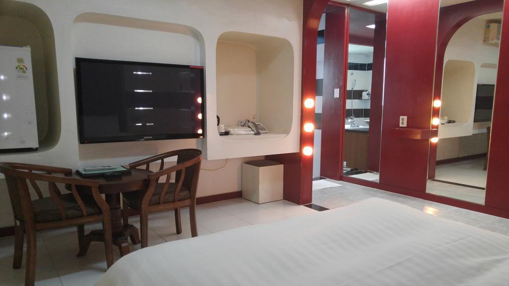 On Smart Hotel Cheonan Phòng bức ảnh